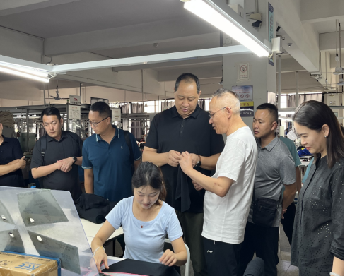 ?芒市市長實地考察江蘇霞云飛，共謀紡織服裝產業合作新機遇